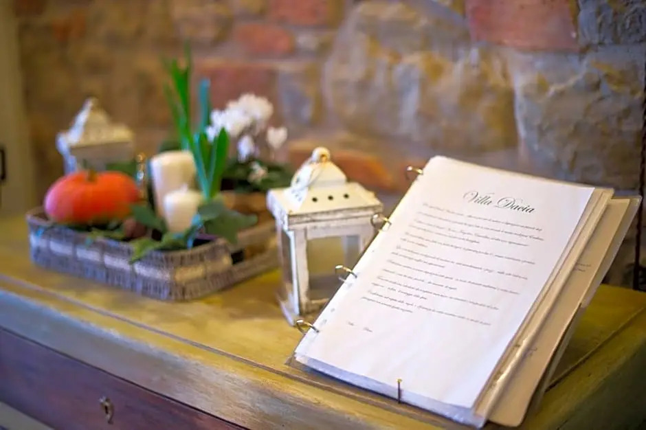 Villa Dacia bed bed and breakfast and Home Restaurant