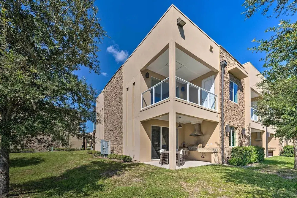 Upscale Townhome Close to Walt Disney World!