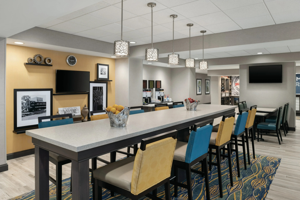 Hampton Inn Champaign Southwest