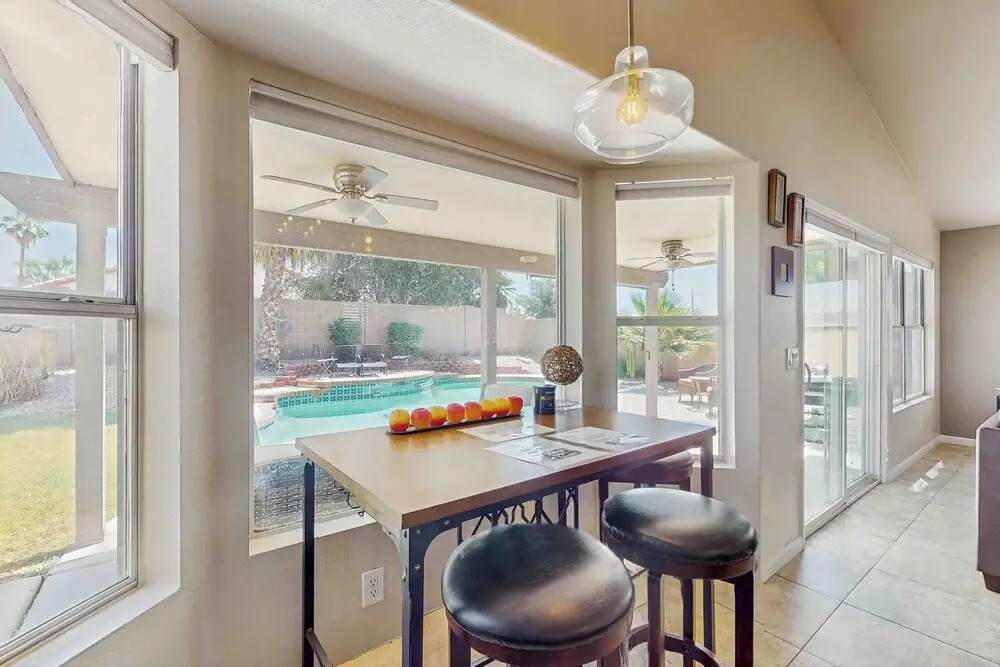 Private Pool, Yard & Pool Table! 'avondale Abode'