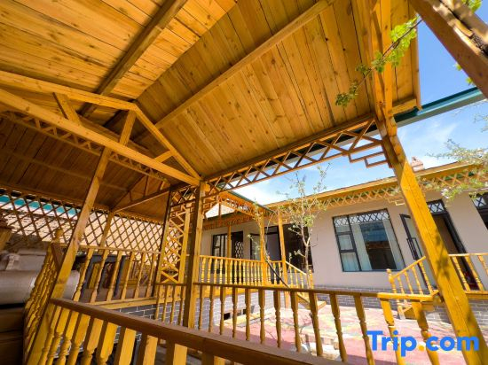 Eight Trees Homestay