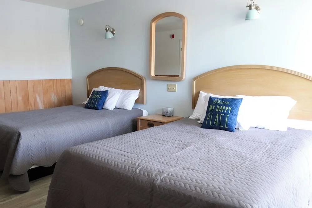 Mainsail Inn & Cottages