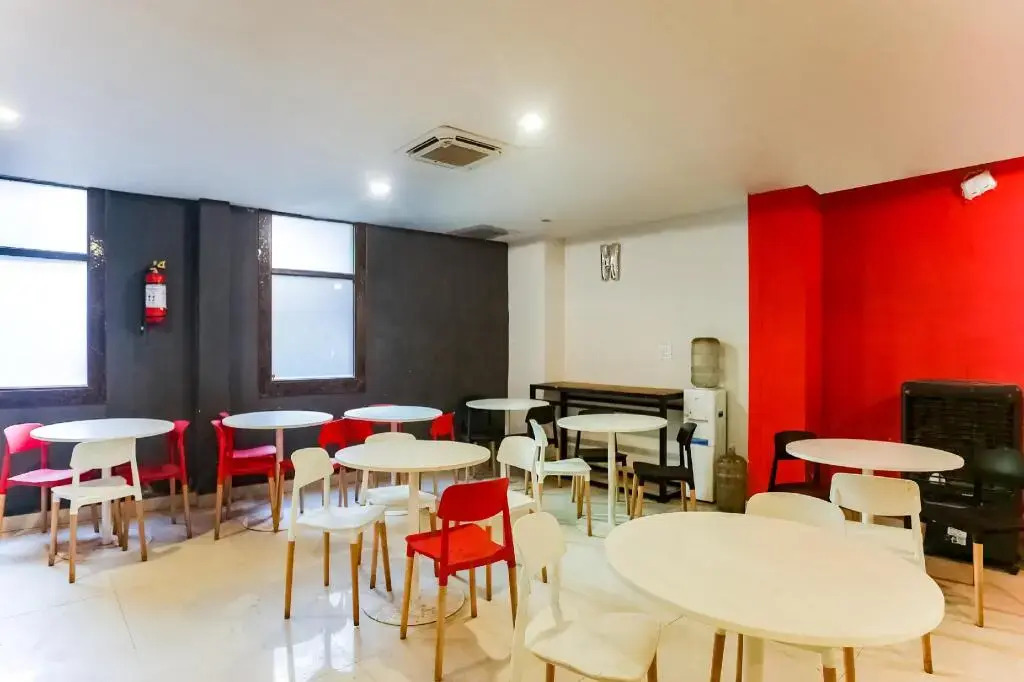 Royal Inn by OYO Rooms