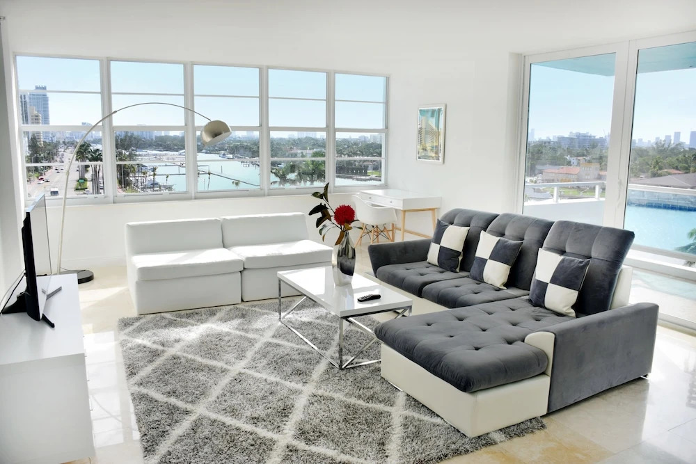 Ocean Beach Apartments by ME
