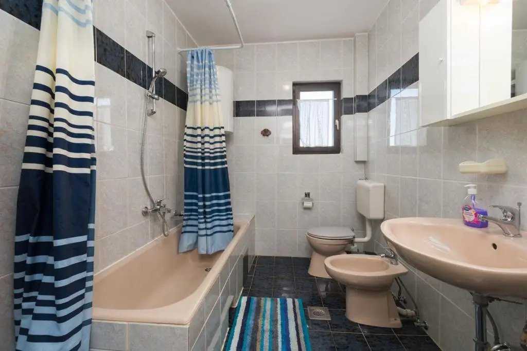 Apartment Paola for Max 7 Pax with 3 Bedrooms Large Garden And Spacious Balconies Overlooking the Sea