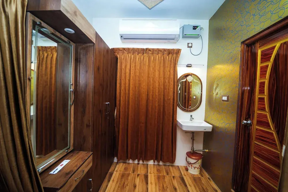 Hotel NN Palace , Tanjore