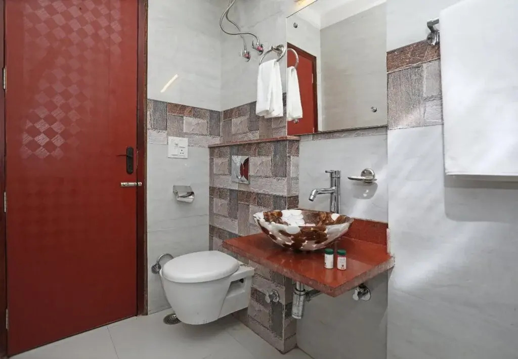 OYO Flagship 545 Rohini Pitampura