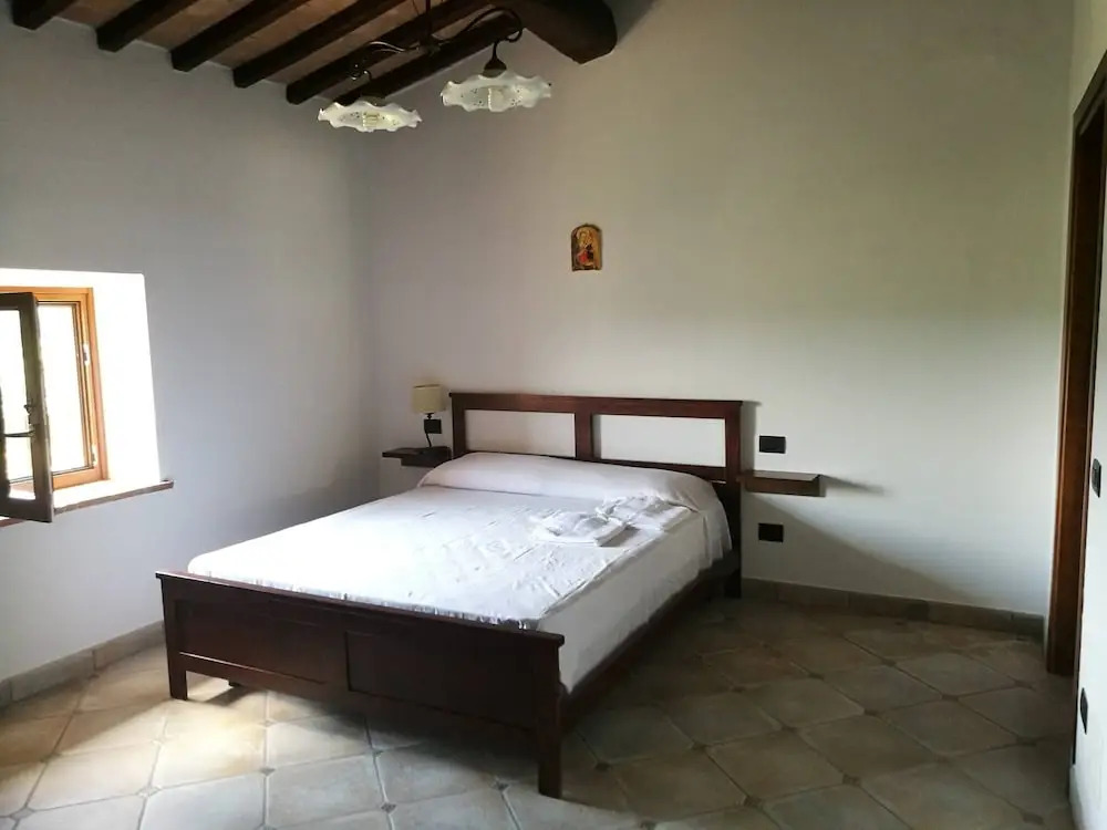 Whole Country House With 48 Beds Into 8 Apartmans