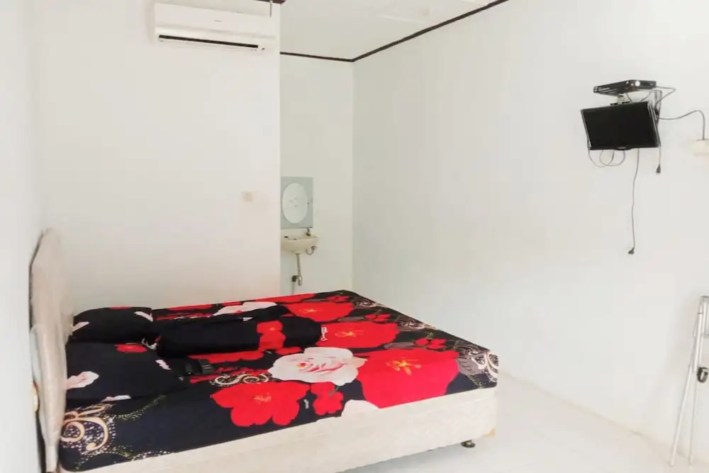 Hotel O Penginapan Putri Asih Sawarna