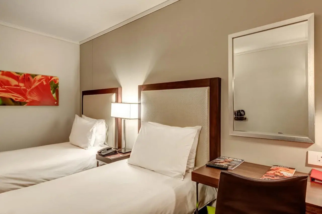 StayEasy Eastgate