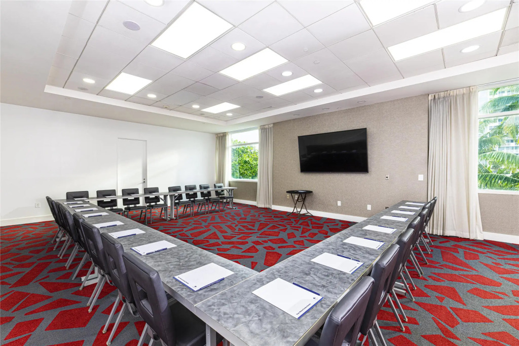 GALLERY One - A DoubleTree Suites by Hilton Hotel