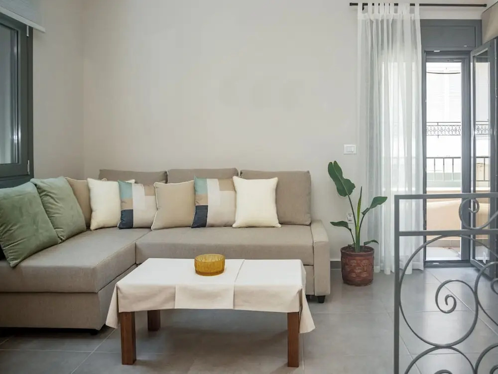 Elegant City Apartment - 250m From Solomos Square