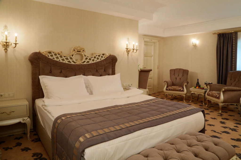 Cassiel Hotel