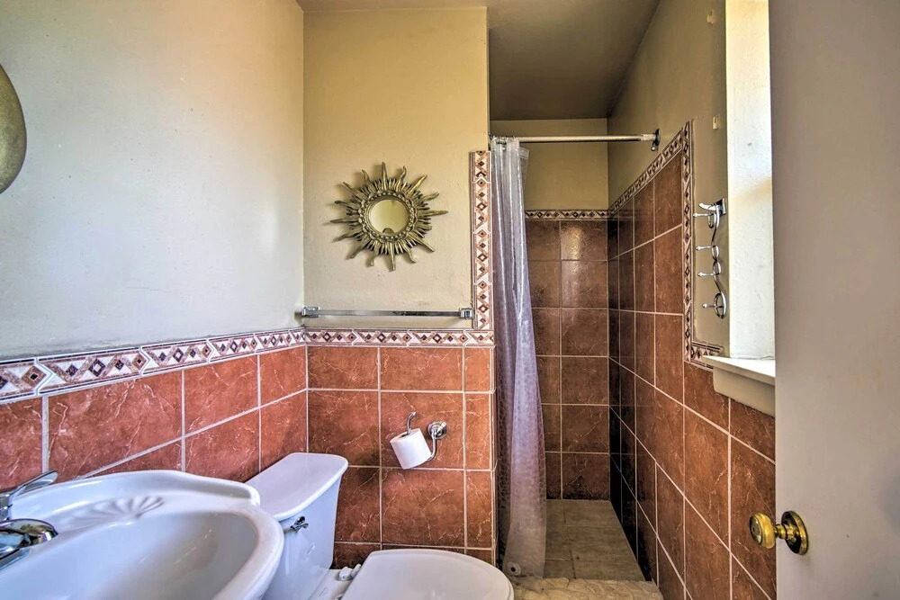 El Paso Home < 1 Mi to Lone Star Golf Club!
