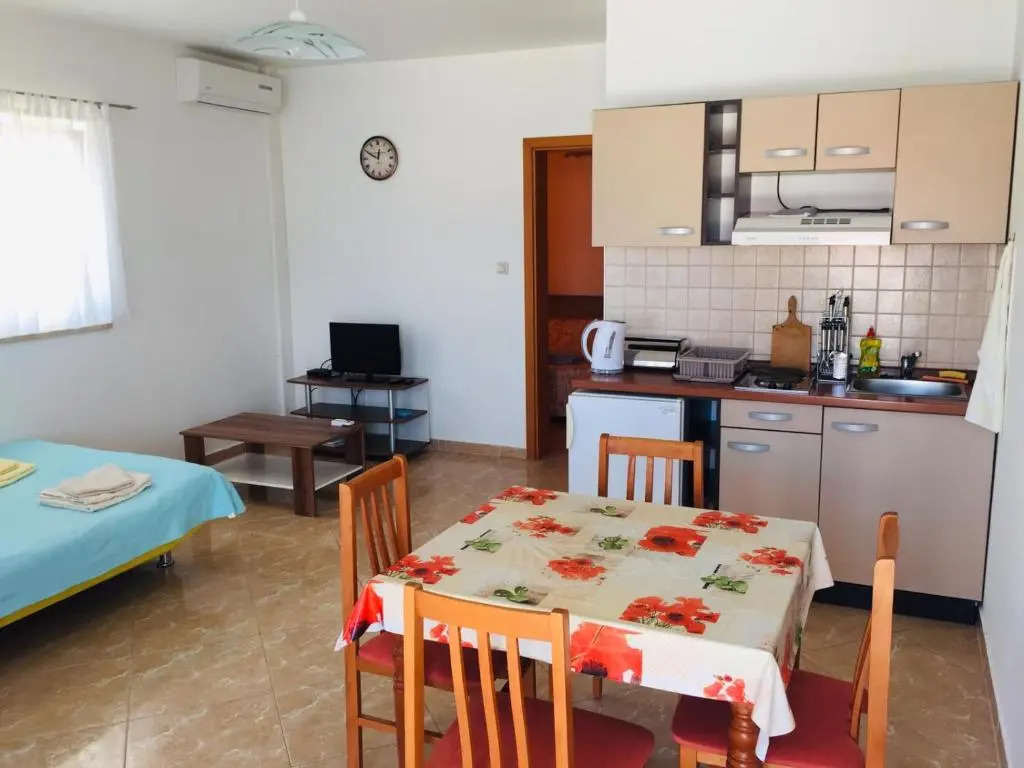 Apartments Gubo