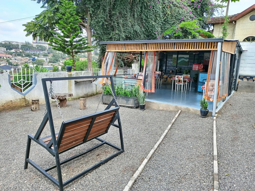 INZOZI AFRICA HOUSE B&B-Gishushu