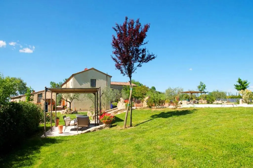 Wonderful private villa for 4 people with WIFI, pool, A/C, TV, terrace and parking