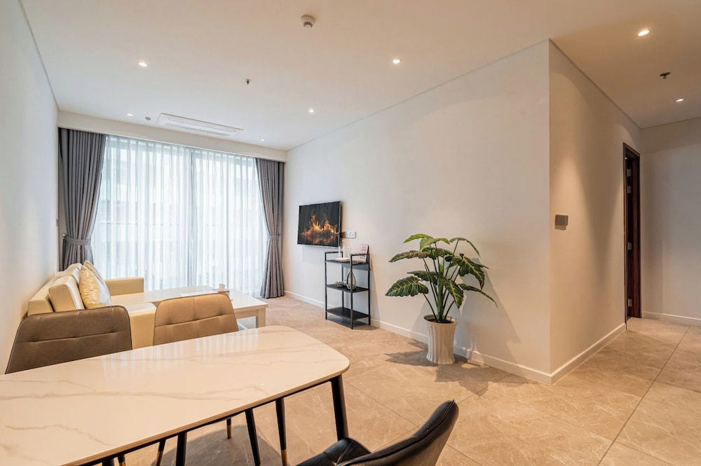 The CREST Premier Residence