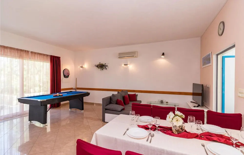 Nice Home in Pomer With Wifi and 3 Bedrooms
