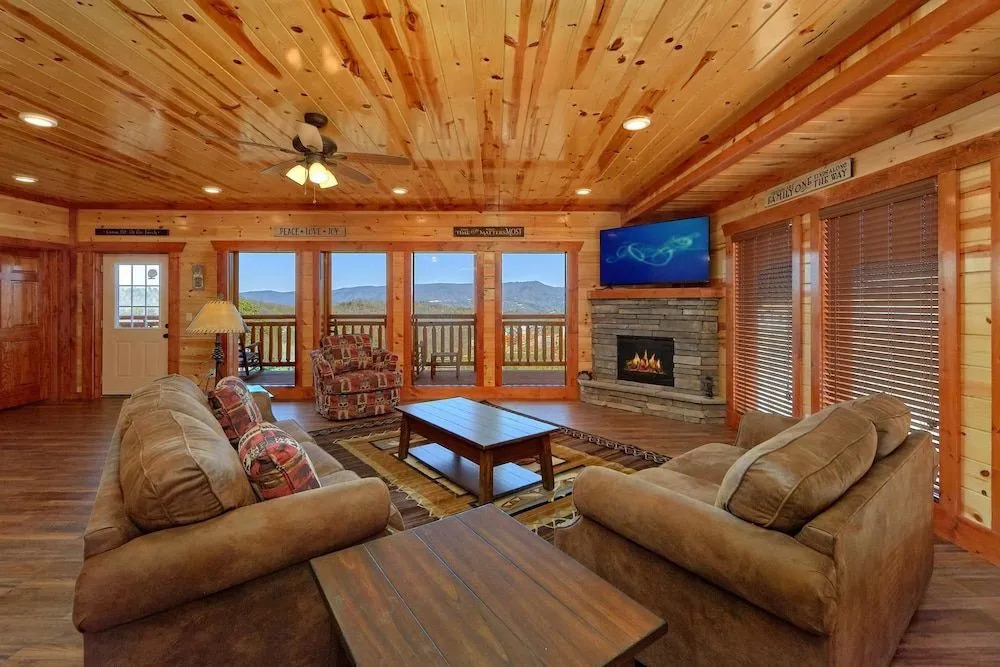 Summit Pool Lodge Apartment 6
