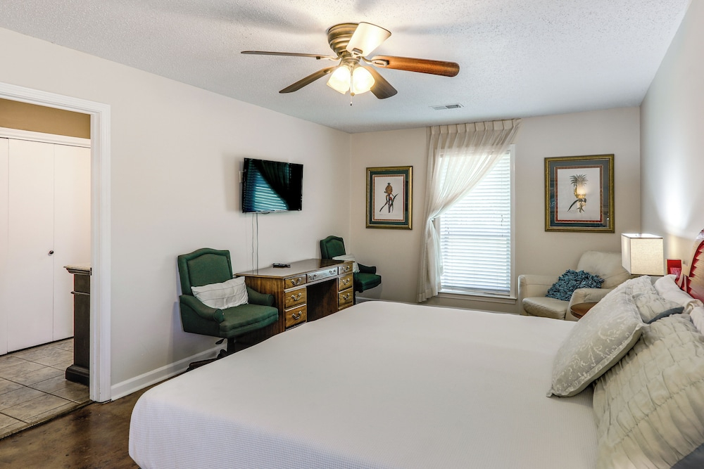 18 Mi to Dtwn Memphis: Oasis on 8 Acres!