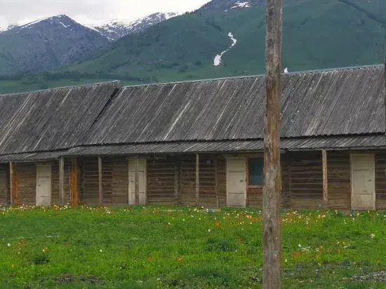 Hemu Huatian Mountain Villa