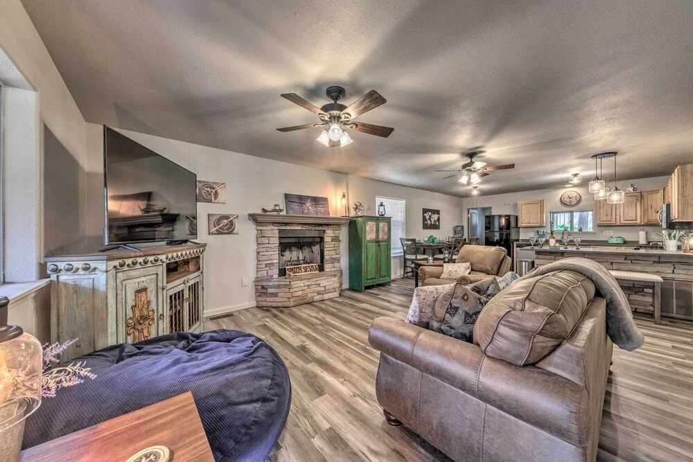 Pet-friendly Ruidoso Home w/ Deck & Forest Views!