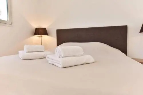 OUTSTANDING - BIOT - Splendid villa with heated swimming pool & sauna!