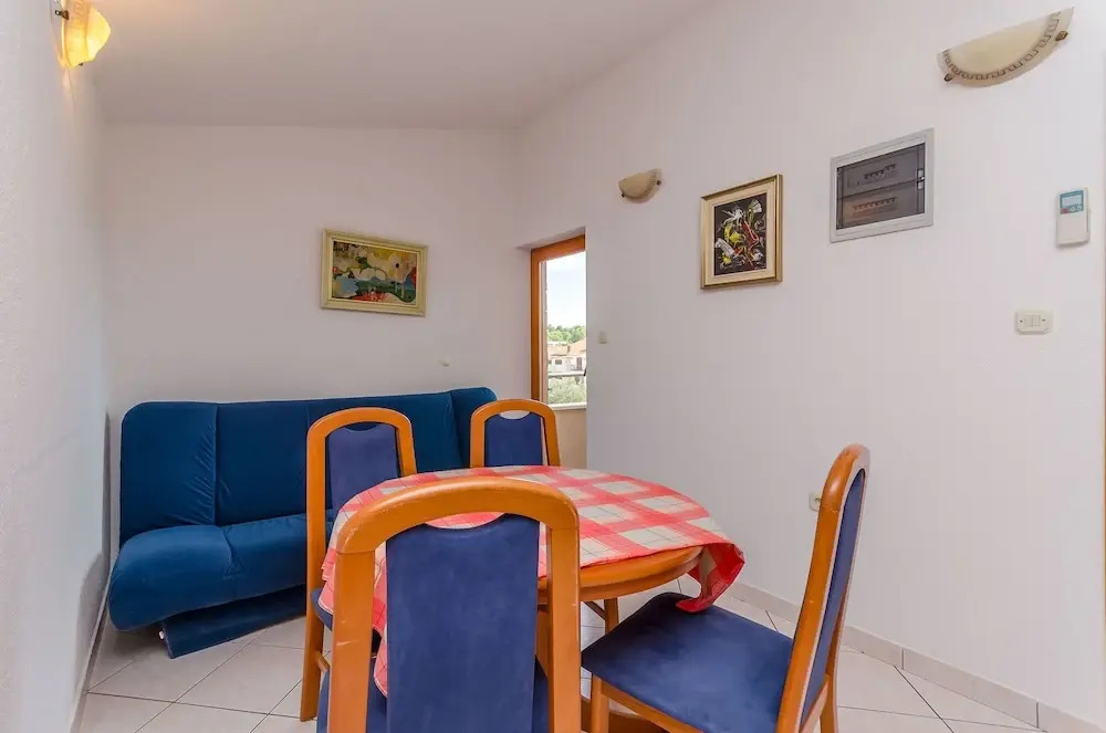 Apartments Milivoj