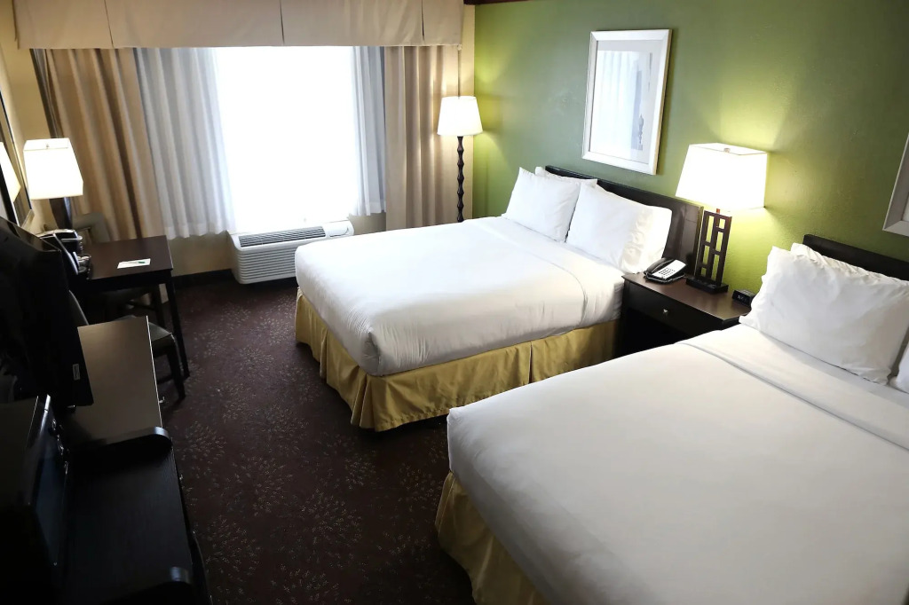 Holiday Inn Chicago Oakbrook by IHG