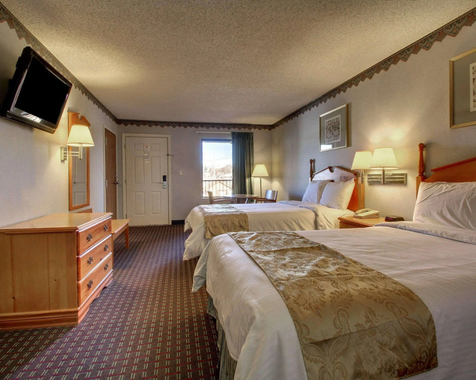 Econo Lodge Clinton - Jackson West