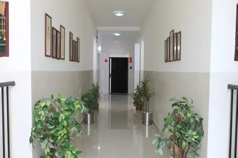 OYO 20007 SilverKey Thoraipakkam