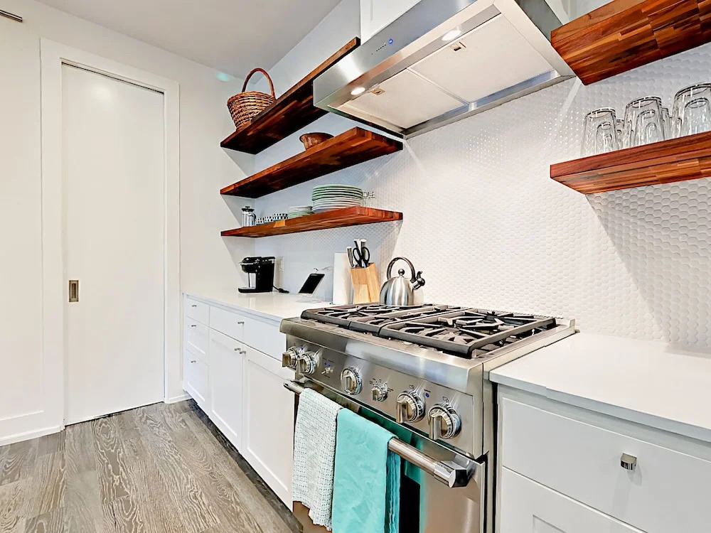 New 3br Near Dining & Entertainment 3 Bedroom Duplex