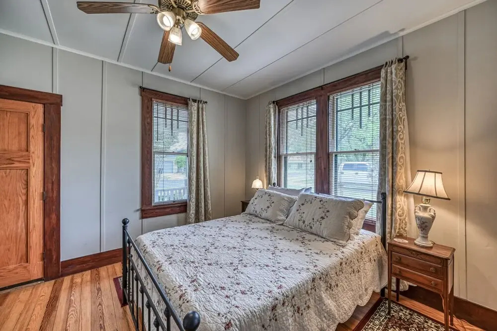 Charming Historic Home With Hot Tub and Firepit