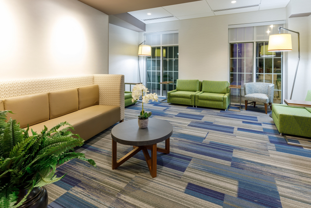 Holiday Inn Express & Suites - Sturbridge by IHG