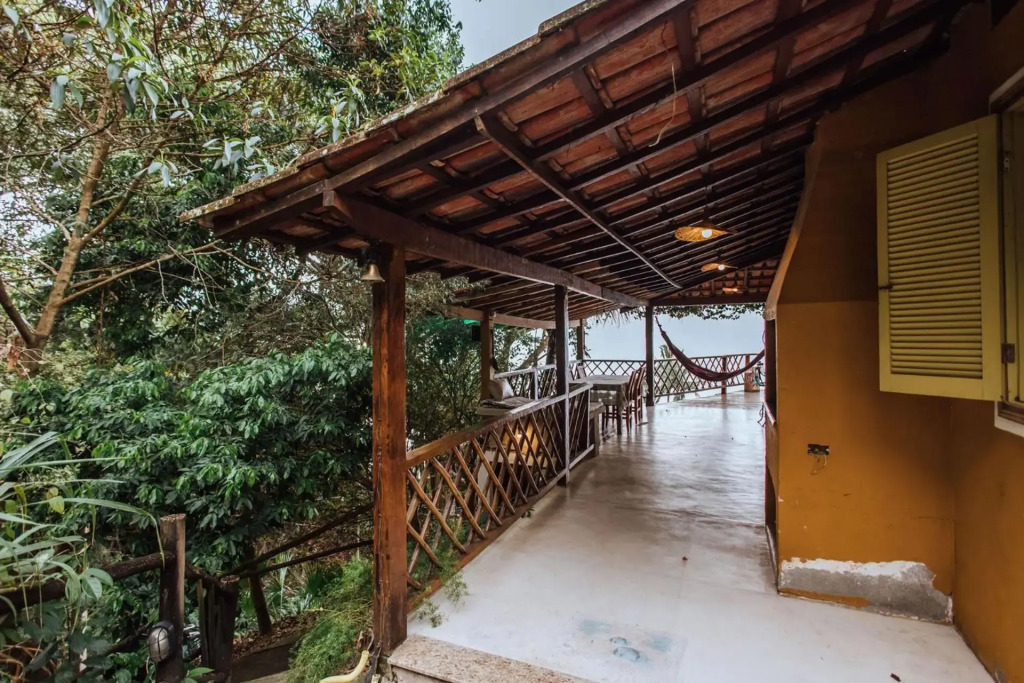 Refúgio na natureza com vista espetacular em Ilhabela