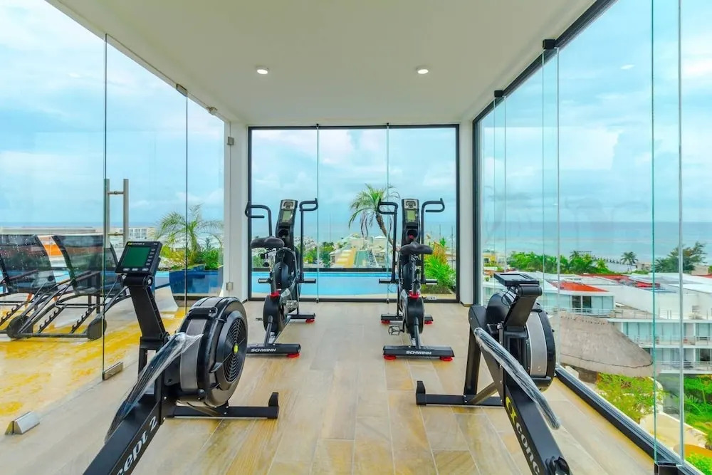 Amazing Studio, Steps to Beach, AC, Best Location