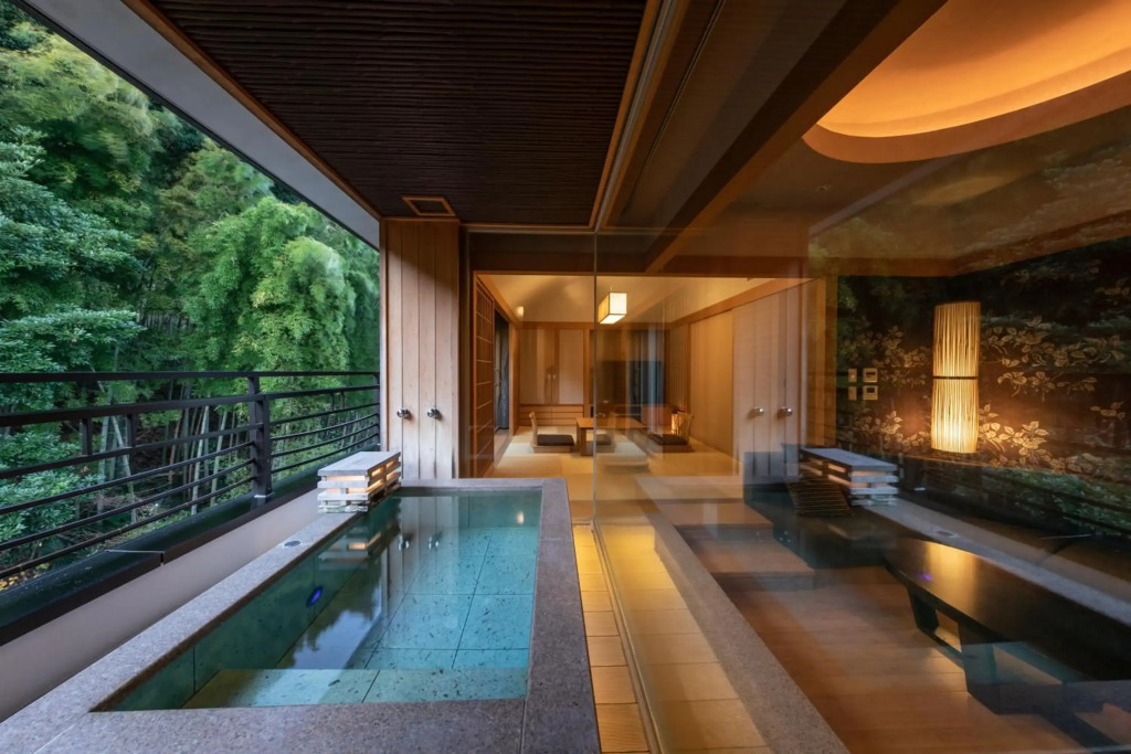 Hakone Kamon