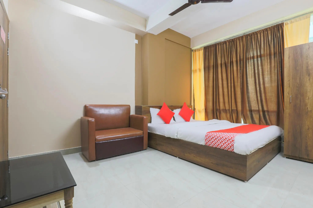 SPOT ON 74344 Vedanta Hotel