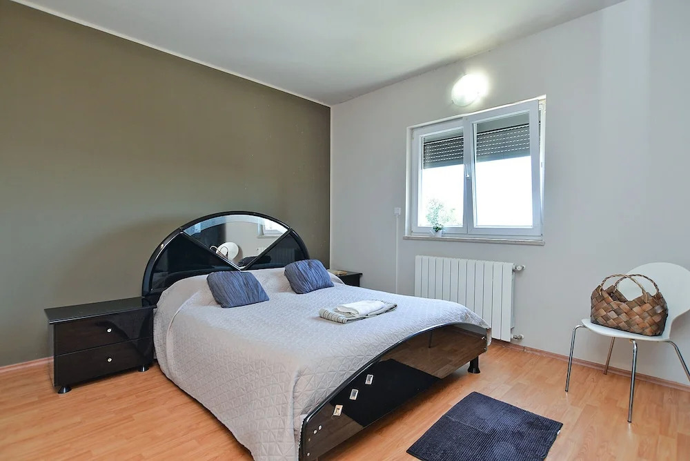 Apartment 1779