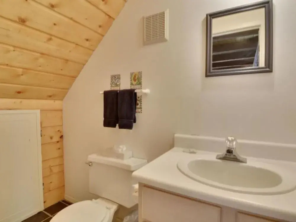 64 Fairway Place 3 Br Home by RedAwning