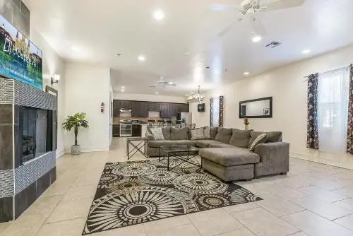 Spacious 3BR/2.5BATH Condo in Great location