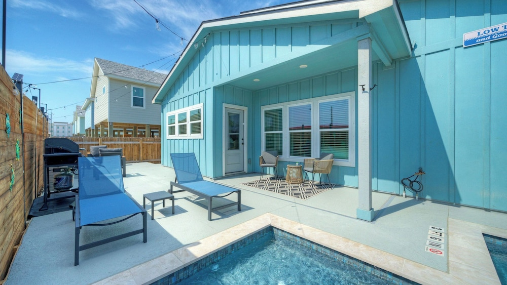 Mermaids Oasis by Avantstay Spacious Port A Home + Private Pool + Firepit + Games Near the Beach