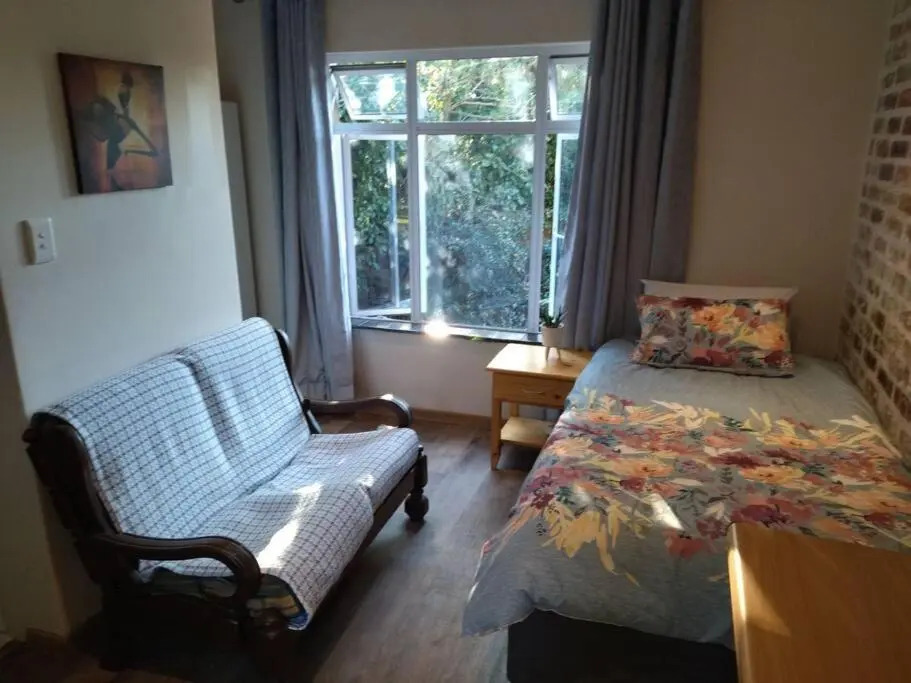 Cosy and sunny 1 bedroom place