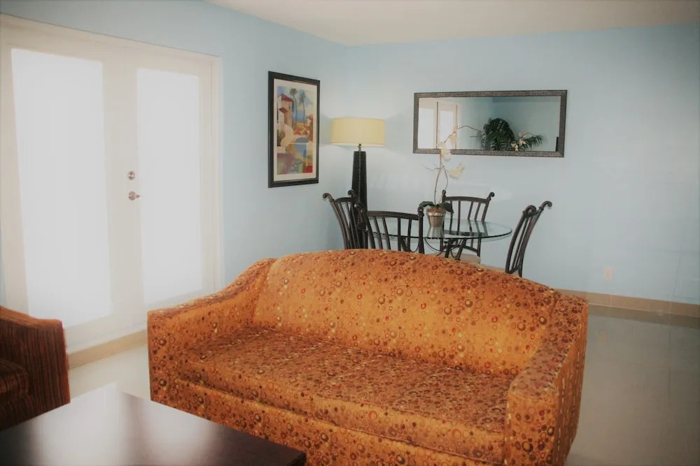 Capri Apartments