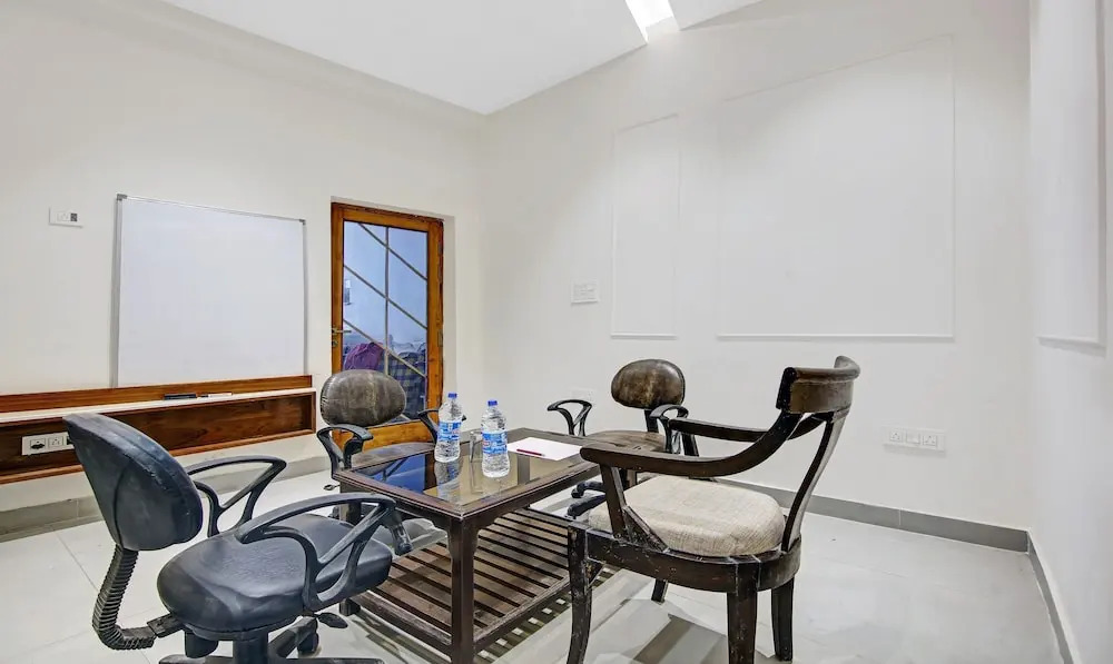 Itsy Hotels Amrita Raghunath Bazaar Jammu