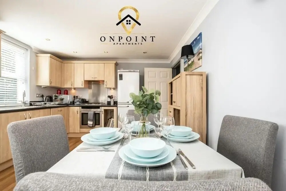 FANTASTIC Duplex 2 Bed Apt-PARKING