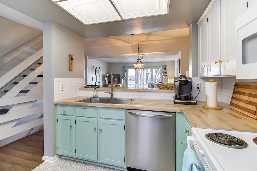 Lakefront Moneta Home w/ Community Dock!