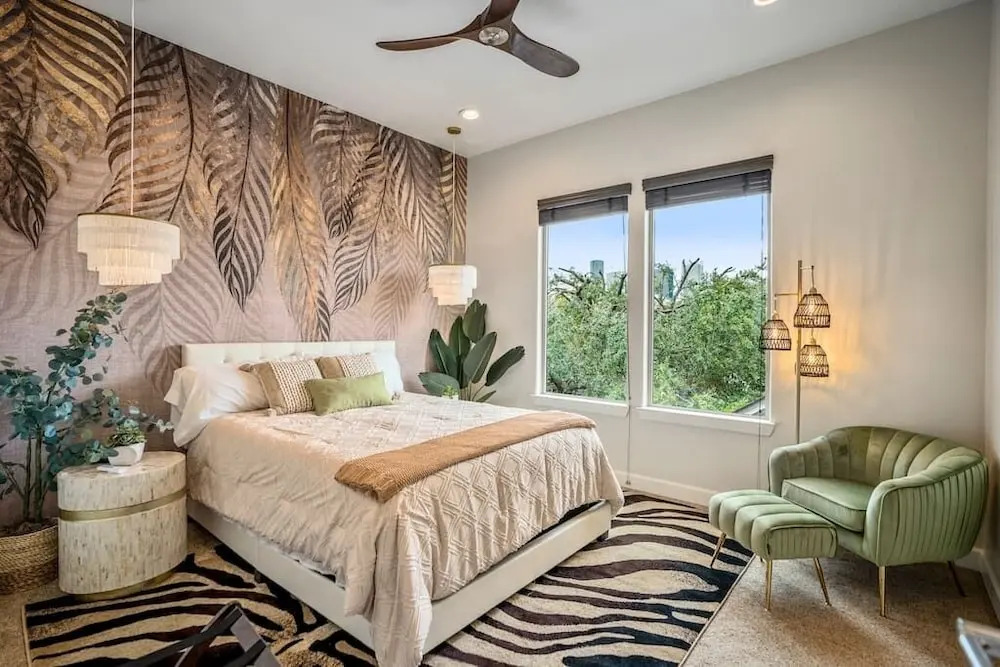 Posh Dtwn Midtown Home w Stunning Roof-topterrace