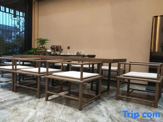 Weshang Light Residence Hotel (dengfengSongshan Shaolin Temple Scenic Spot)
